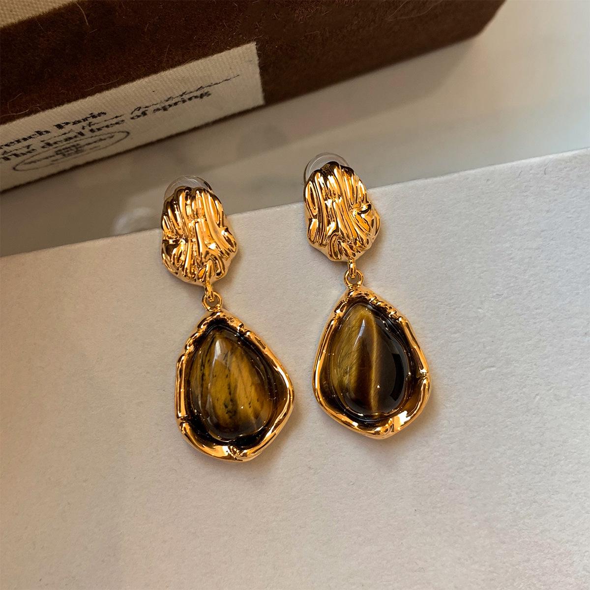 2025 New Women s Natural Tiger Eye Stud Earrings - Metaphysical Jewelry with a Luxurious Feel
2025 New Women s Natural Tiger Eye Stud Earrings - Metaphysical Jewelry with a Luxurious Feel