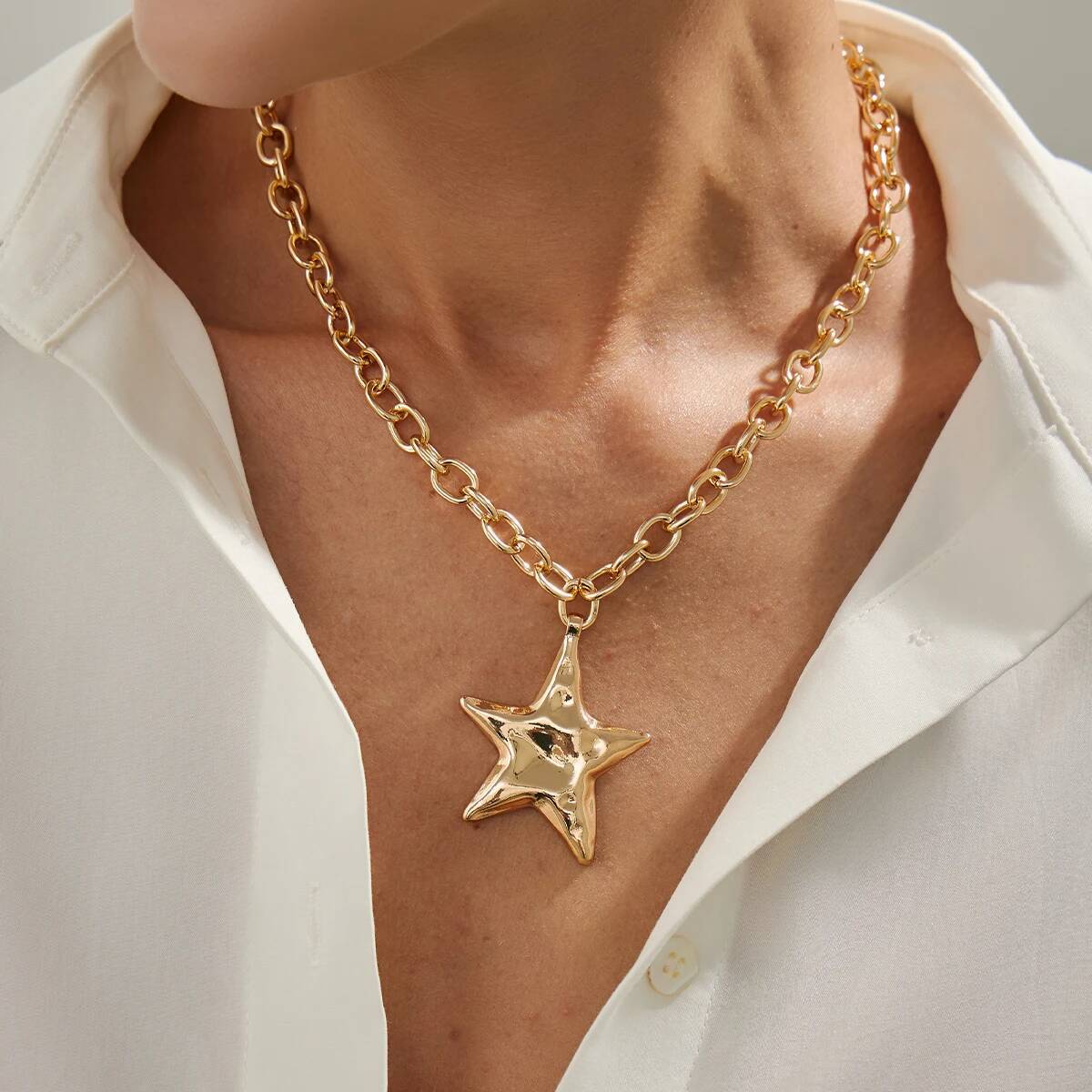 SHIXIN Punk Glossy Star Pendant Necklace for Women Hip Hop Geometry Pentagram Pendant Choker Lady Clavicle Chain Jewelry Gift
SHIXIN Punk Glossy Star Pendant Necklace for Women Hip Hop Geometry Pentagram Pendant Choker Lady Clavicle Chain Jewelry Gift