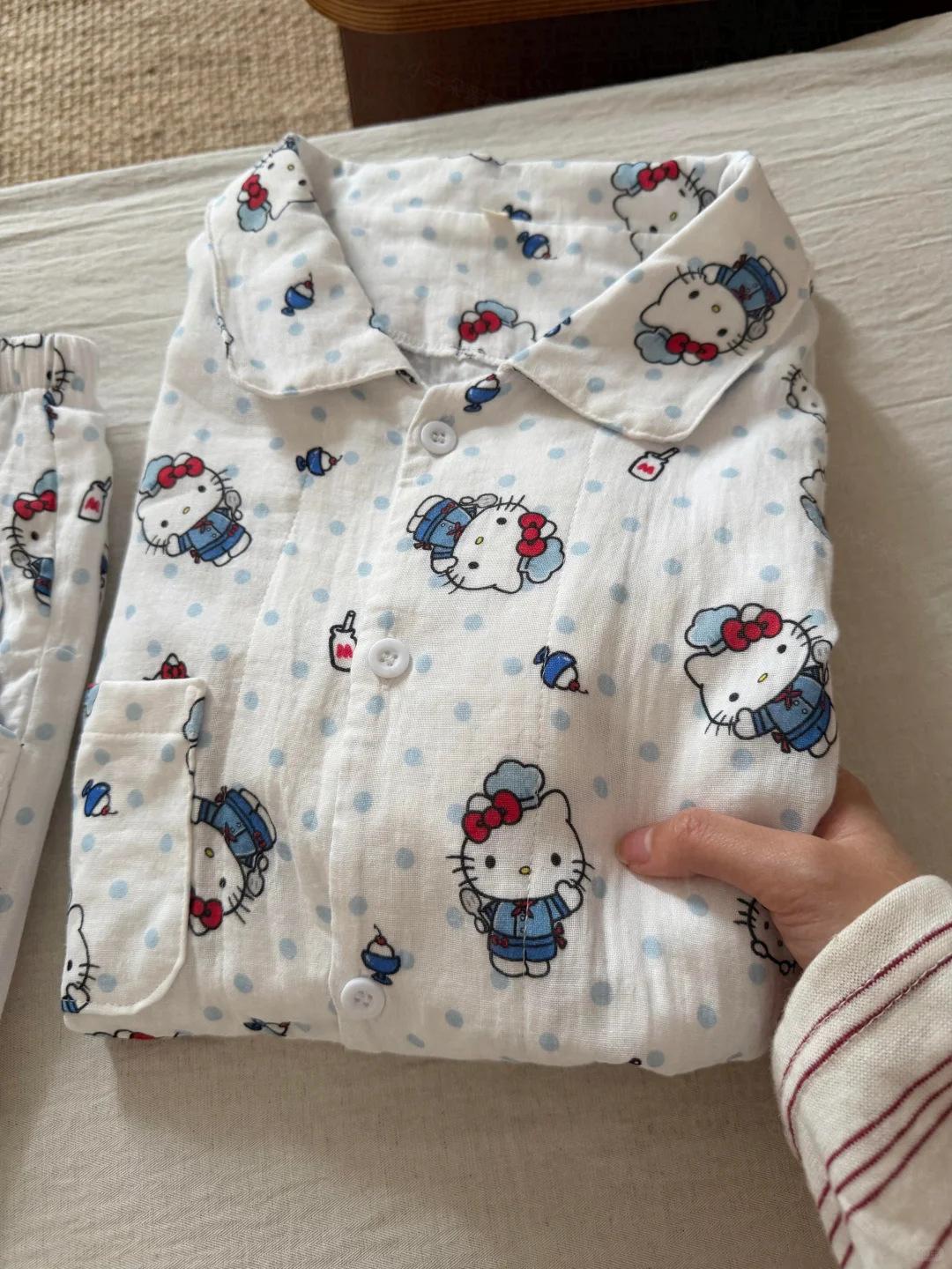 Японская милая синяя в горошек пижама Hello Kitty женская летняя с коротким рукавом и шортами в стиле инстаграм костюм можно носить и дома, и на улице S
Японская милая синяя в горошек пижама Hello Kitty женская летняя с коротким рукавом и шортами в стиле инстаграм костюм можно носить и дома, и на улице S
