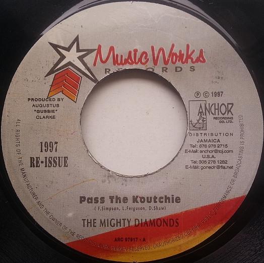7inch Record MIGHTY DIAMONDS - Pass The Koutchie / Danger In Your ARC97917 Music Works Rec 1997 Jamaica Reggae, Ska & Dub Used
7inch Record MIGHTY DIAMONDS - Pass The Koutchie / Danger In Your ARC97917 Music Works Rec 1997 Jamaica Reggae, Ska & Dub Used