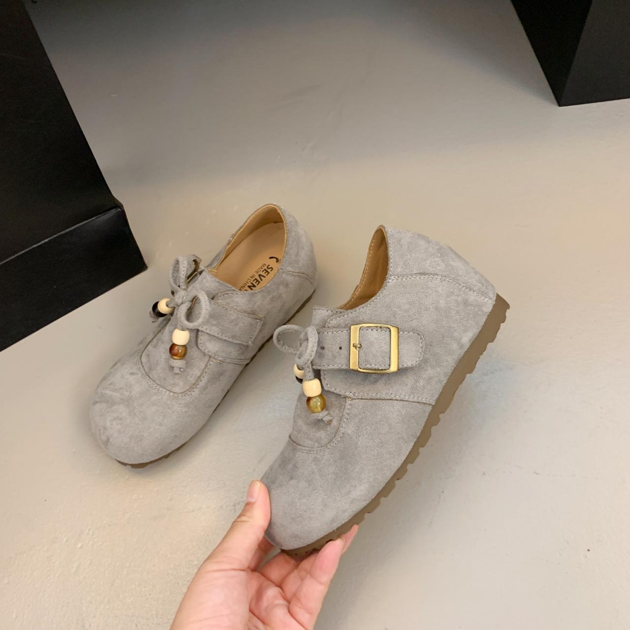 Boken shoes women s retro doll head casual women s shoes 2025 autumn new one-pedal lazy soft leather soft-soled single shoes 35 світло-сірого кольору
Boken shoes women s retro doll head casual women s shoes 2025 autumn new one-pedal lazy soft leather soft-soled single shoes 35 світло-сірого кольору