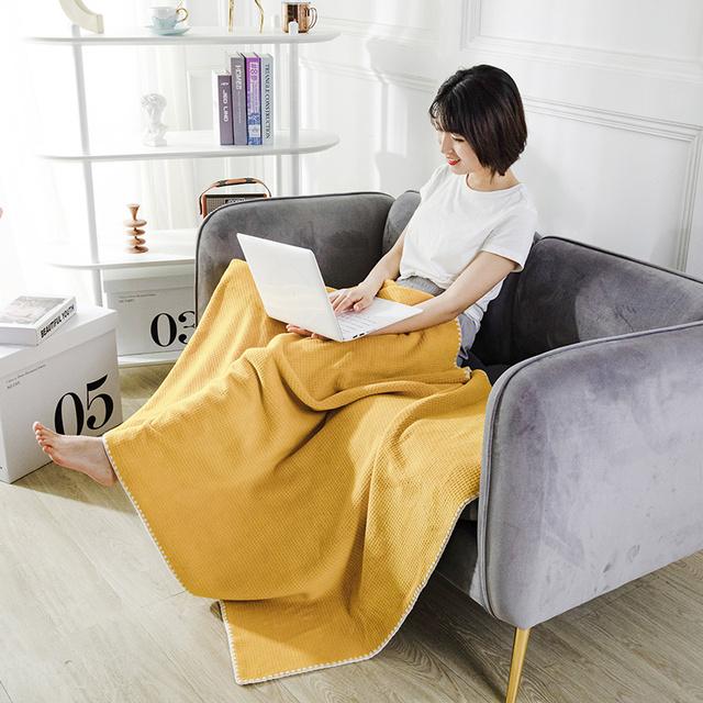Soft Fleece Throw Blanket For Double Bed Warm Cozy Sofa Blanket Small Blanket For Kids And Adults 75x100cm жёлтый
Soft Fleece Throw Blanket For Double Bed Warm Cozy Sofa Blanket Small Blanket For Kids And Adults 75x100cm жёлтый