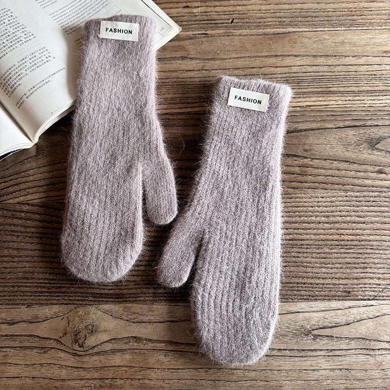 Ladies Touchscreen Gloves For Winter Warmth And Fashion хакі
Ladies Touchscreen Gloves For Winter Warmth And Fashion хакі