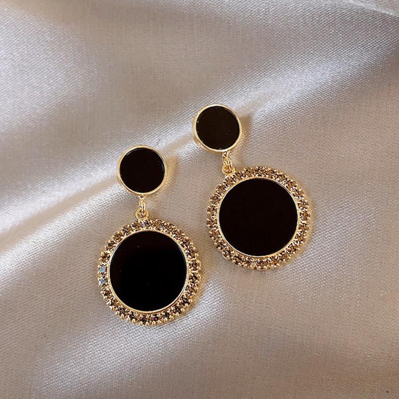 Korean New Black Round Rhinestone Drop Earrings for Women Shining Zircon Geometric Dangle Earring Female Temperament Zircon
Korean New Black Round Rhinestone Drop Earrings for Women Shining Zircon Geometric Dangle Earring Female Temperament Zircon