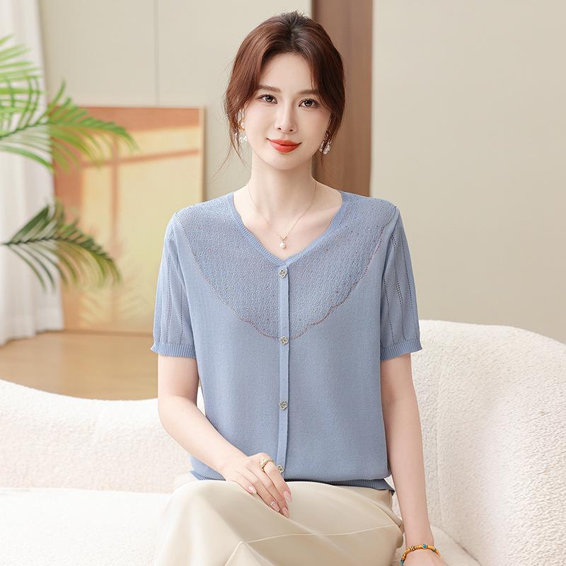 Mom s 2026 Summer Ice Silk Short Sleeve V-Neck Blouse for Middle-Aged & Elderly Women – Mother s Day Fashion 4XL (135-150 lbs)
Mom s 2026 Summer Ice Silk Short Sleeve V-Neck Blouse for Middle-Aged & Elderly Women – Mother s Day Fashion 4XL (135-150 lbs)