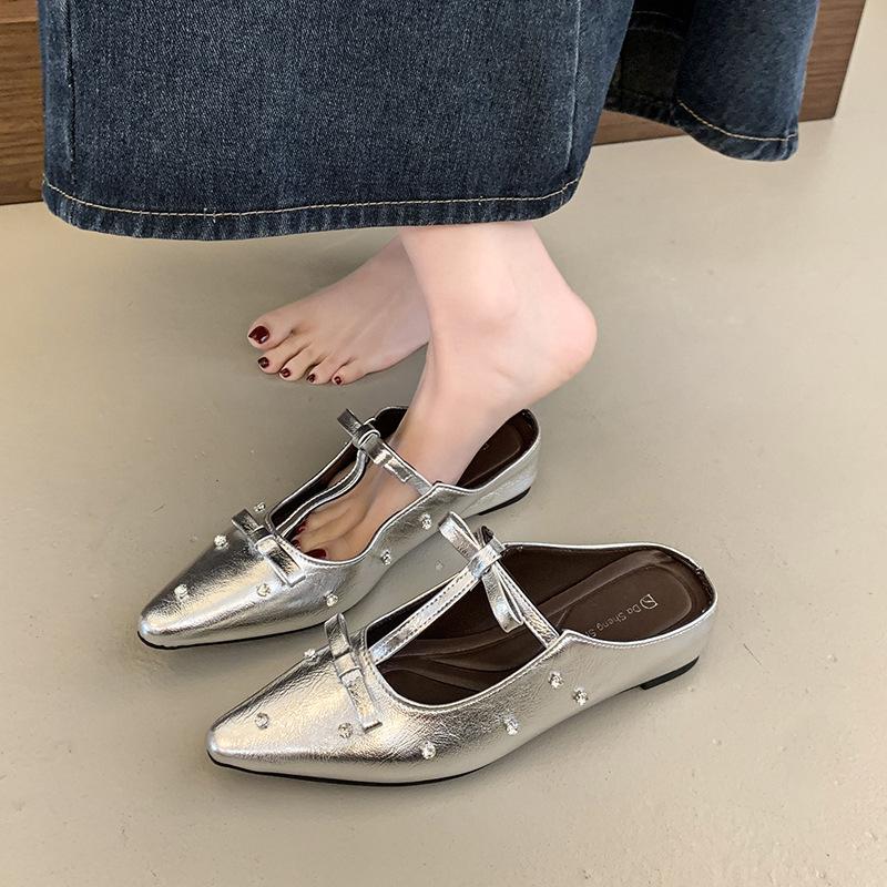 Increase the height of beautiful bag head half slippers, children wear 2025 summer new Muller women s shoes, cool slippers, one pedal 35 срібний
Increase the height of beautiful bag head half slippers, children wear 2025 summer new Muller women s shoes, cool slippers, one pedal 35 срібний