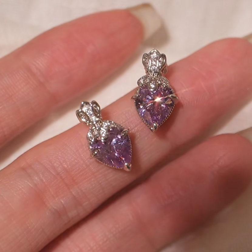 Fresh and exquisite water droplet amethyst earrings for women fashion high-end retro earings stud unique design banquet jewelry фиолетовый
Fresh and exquisite water droplet amethyst earrings for women fashion high-end retro earings stud unique design banquet jewelry фиолетовый