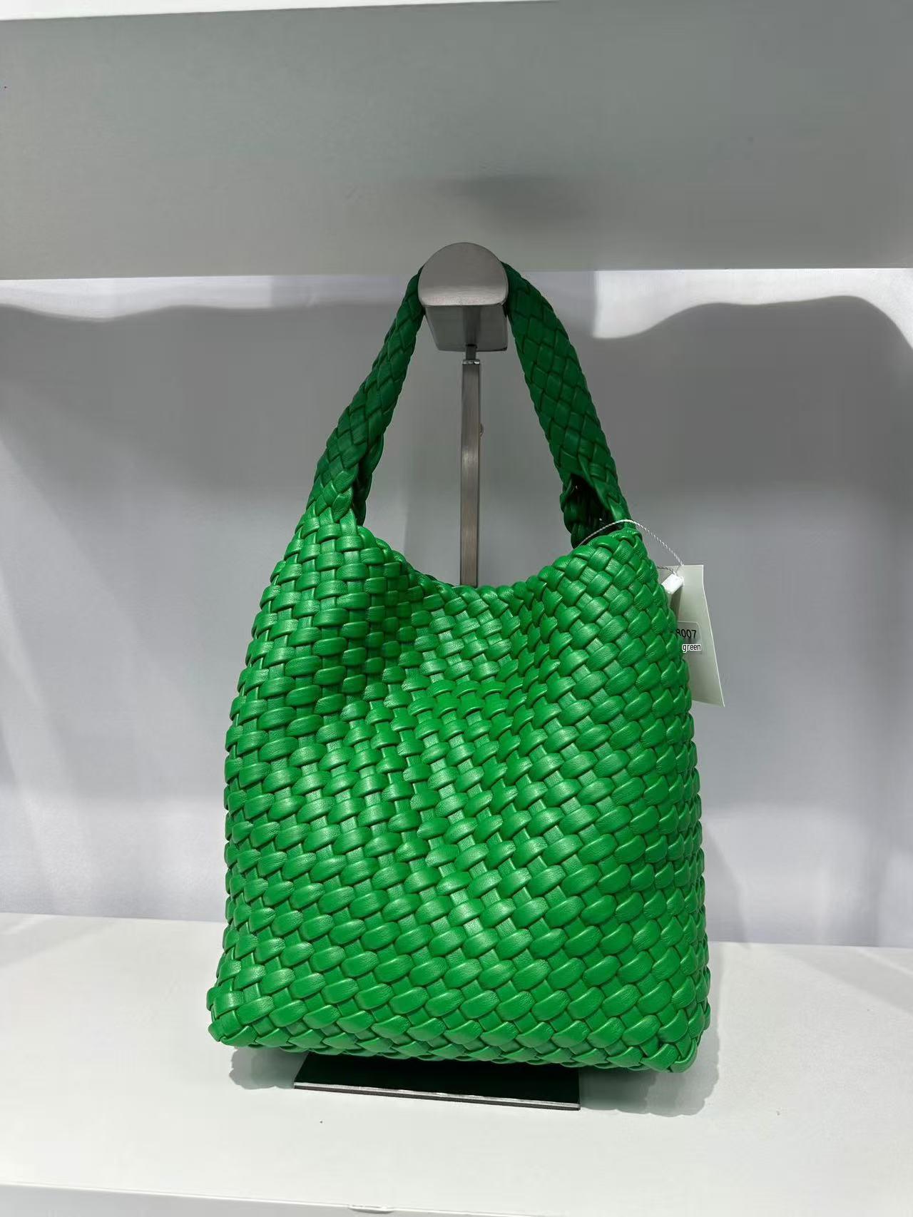 Handmade Woven Solid Color Retro Crossbody Bag - Fashionable Mother-and-Child Casual Handbag
Handmade Woven Solid Color Retro Crossbody Bag - Fashionable Mother-and-Child Casual Handbag