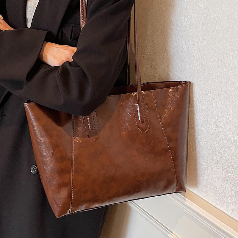 New Style of Soft Leather Texture Fashion Underarm Bag Casual Bag Trendy Simple Large Capacity Tote Bag Tote Bag Women s Bag
New Style of Soft Leather Texture Fashion Underarm Bag Casual Bag Trendy Simple Large Capacity Tote Bag Tote Bag Women s Bag