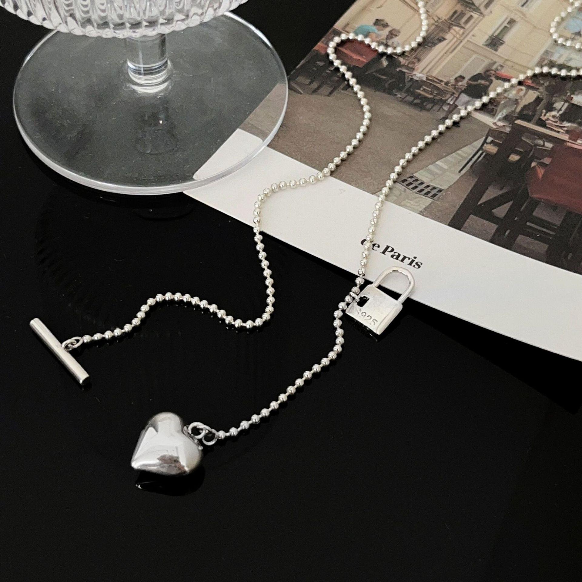 Серебряная цепочка-сердце для свитера: Женское винтажное нишевое ожерелье для осени/зимы с маленьким замком 925 Silver