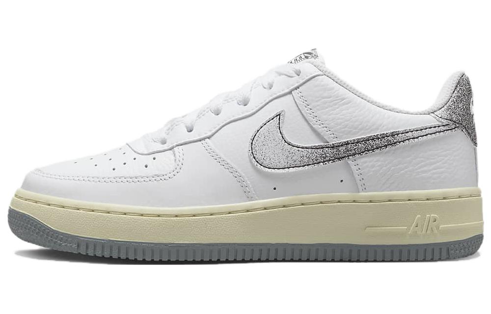 Nike Air Force 1 LV8 3 GS 50 Years Of Hip-Hop DX1657-100 38
Nike Air Force 1 LV8 3 GS 50 Years Of Hip-Hop DX1657-100 38