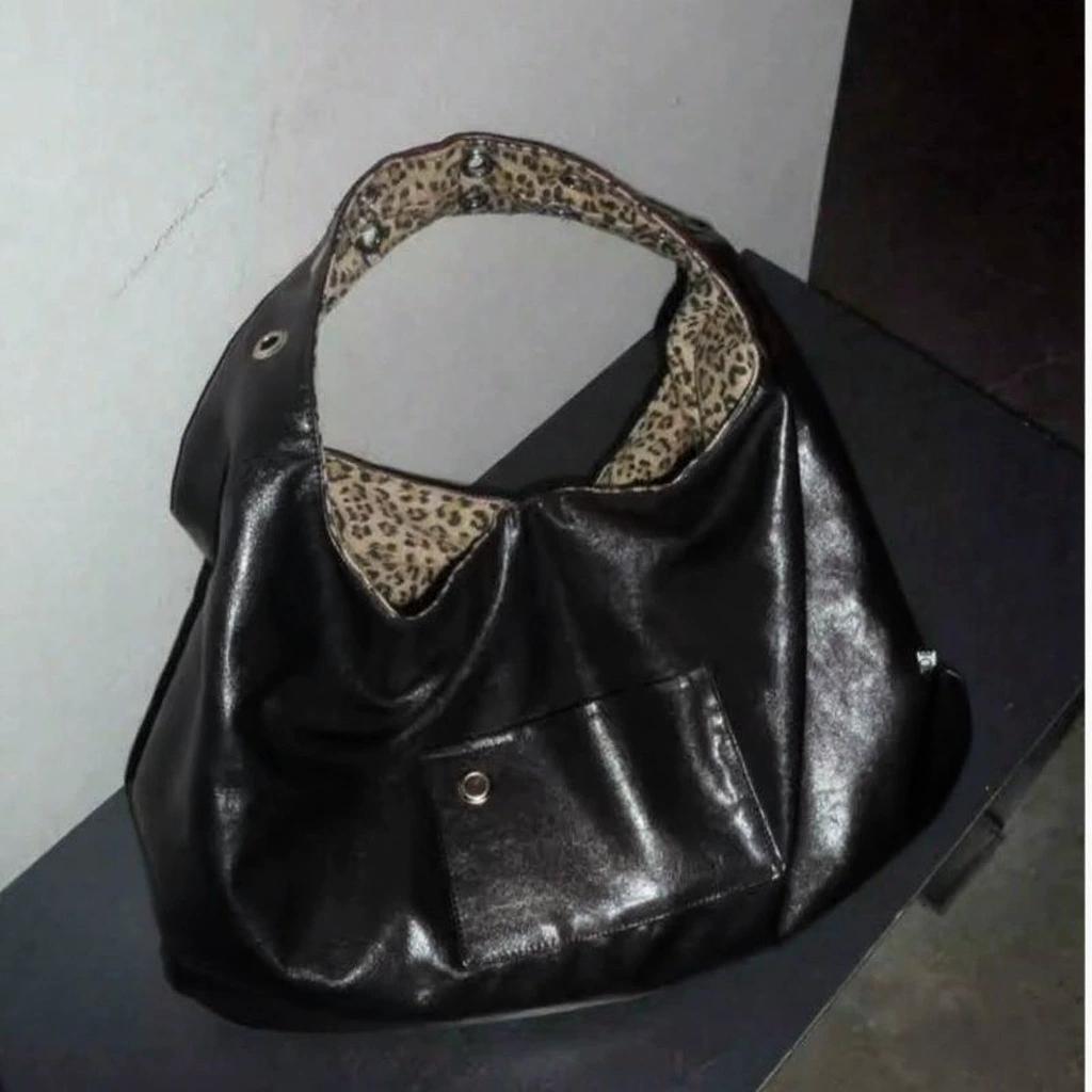 Double-Sided Shoulder Bag Cool and Sweet Leopard Print Commuter Tote Bag Women s Versatile Large Bag Retro Chic Handbag Bolsos чёрный
Double-Sided Shoulder Bag Cool and Sweet Leopard Print Commuter Tote Bag Women s Versatile Large Bag Retro Chic Handbag Bolsos чёрный