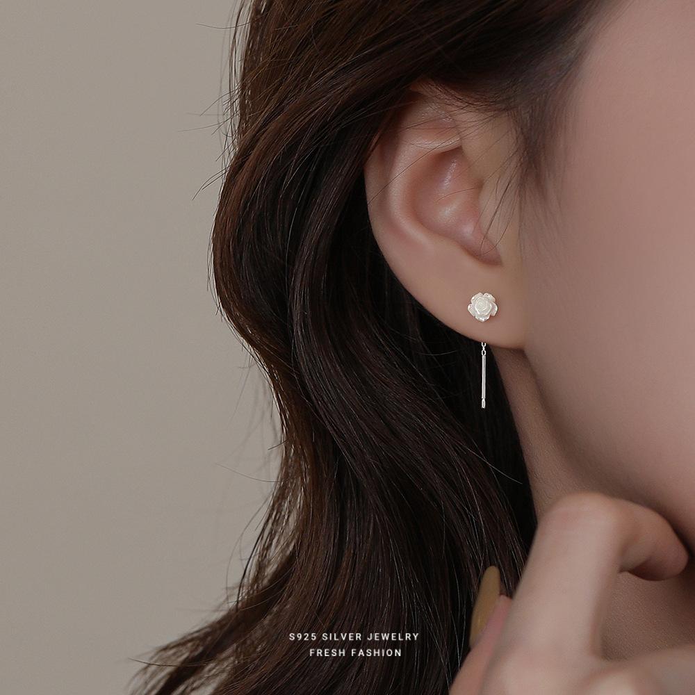 925 Sterling Silver Camellia Ear Line Resin Flower Tassel Delicate Earrings for Women
925 Sterling Silver Camellia Ear Line Resin Flower Tassel Delicate Earrings for Women