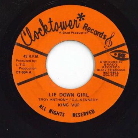 7inch Record KING VUP - Lie Down Girl / Instromental Versio CT604 Clocktower US 1974 Jamaica Reggae, Ska & Dub
7inch Record KING VUP - Lie Down Girl / Instromental Versio CT604 Clocktower US 1974 Jamaica Reggae, Ska & Dub