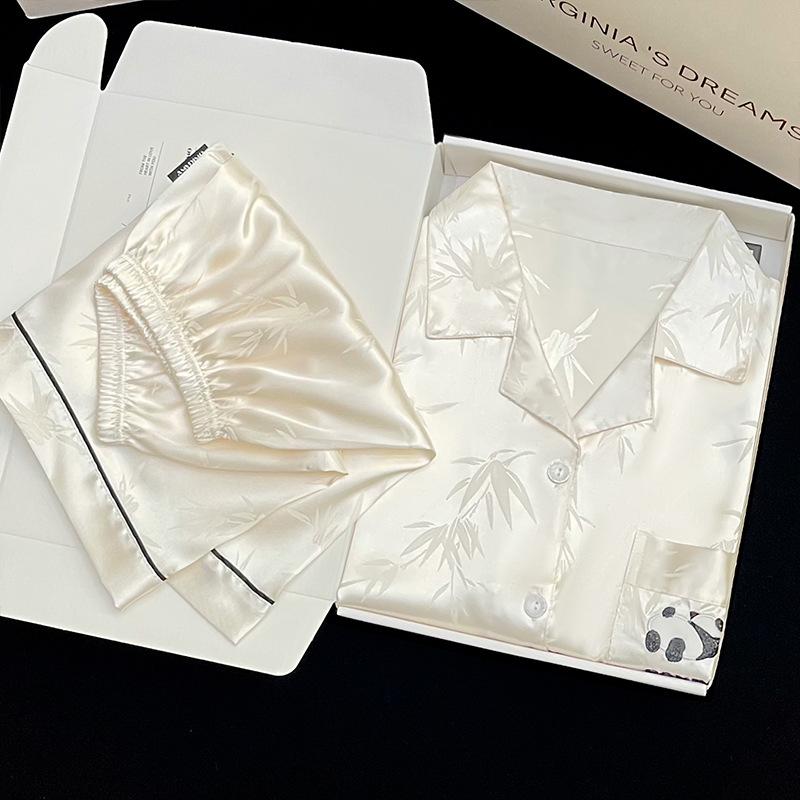 Пижама женская летняя тонкая прохладная ледяной шелк с короткими рукавами милая панда домашняя одежда можно носить на улице M
Пижама женская летняя тонкая прохладная ледяной шелк с короткими рукавами милая панда домашняя одежда можно носить на улице M