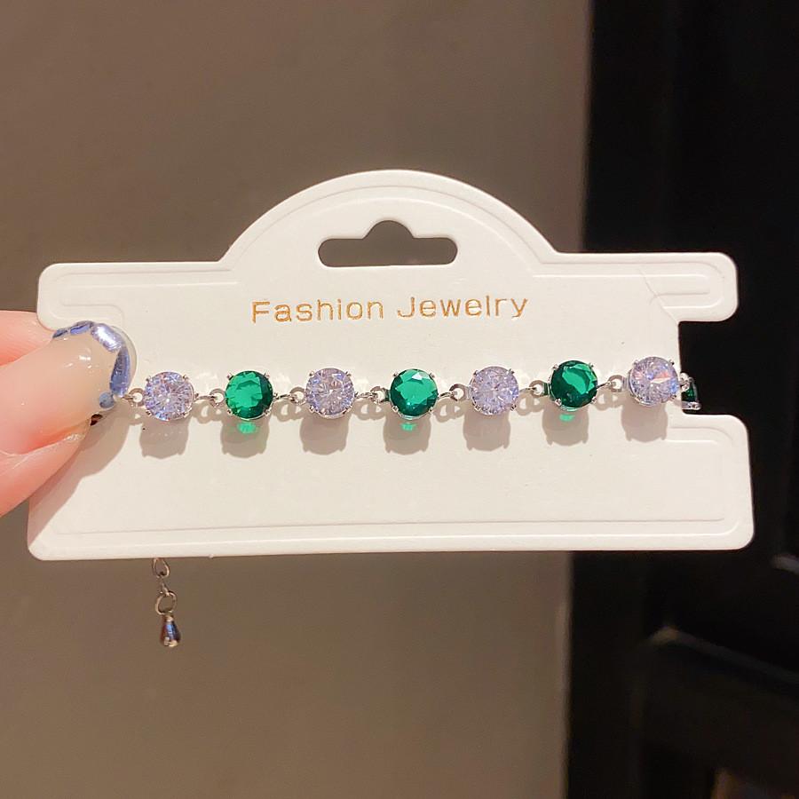 Elegant Heartshaped Zircon Silver Bracelet For Women With Luxury Style And Versatile Gift Use GreenWhite
Elegant Heartshaped Zircon Silver Bracelet For Women With Luxury Style And Versatile Gift Use GreenWhite