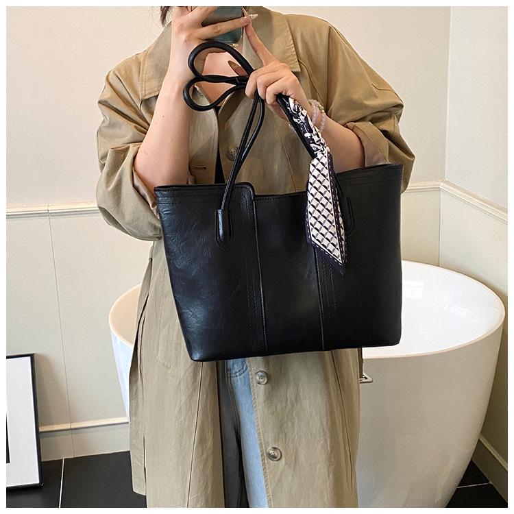 2025 Retro Large Capacity Tote Bag - Versatile High-End Shoulder & Crossbody Bag чорний
2025 Retro Large Capacity Tote Bag - Versatile High-End Shoulder & Crossbody Bag чорний