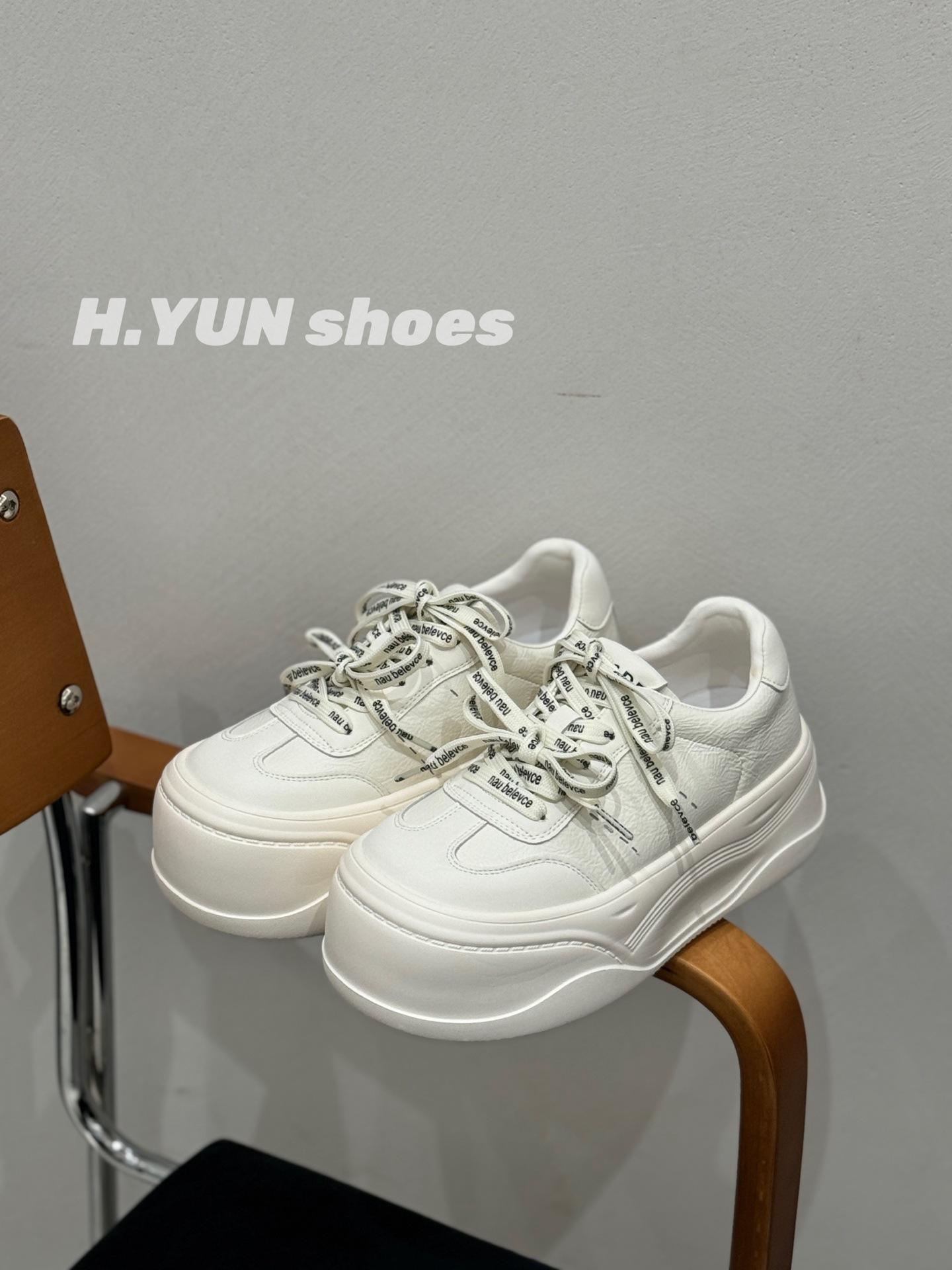 Кожаные маленькие белые туфли женские 2025 осень новые на высокой платформе спортивная обувь женская однотонная универсальная удобная повседневная обувь на платформе 35
Кожаные маленькие белые туфли женские 2025 осень новые на высокой платформе спортивная обувь женская однотонная универсальная удобная повседневная обувь на платформе 35