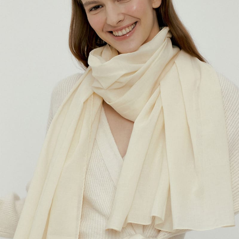 BB’DE SOLI’DE adela cotton scarf (4colors) navy
BB’DE SOLI’DE adela cotton scarf (4colors) navy