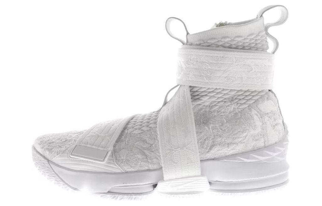 Nike LeBron 15 Lifestyle Kith City Of Angels AO1068-103 40
Nike LeBron 15 Lifestyle Kith City Of Angels AO1068-103 40
