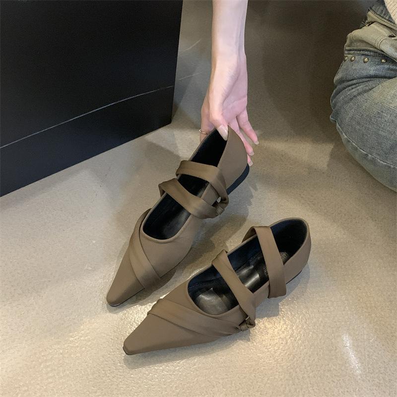 Модная обувь на низком каблуке с перекрестными ремешками, женская, весна 2025, новый французский стиль, зарубежный стиль, закрывающая стопу, с острым носком, с мелким вырезом, маленькие туфли-лодочки 39
Модная обувь на низком каблуке с перекрестными ремешками, женская, весна 2025, новый французский стиль, зарубежный стиль, закрывающая стопу, с острым носком, с мелким вырезом, маленькие туфли-лодочки 39