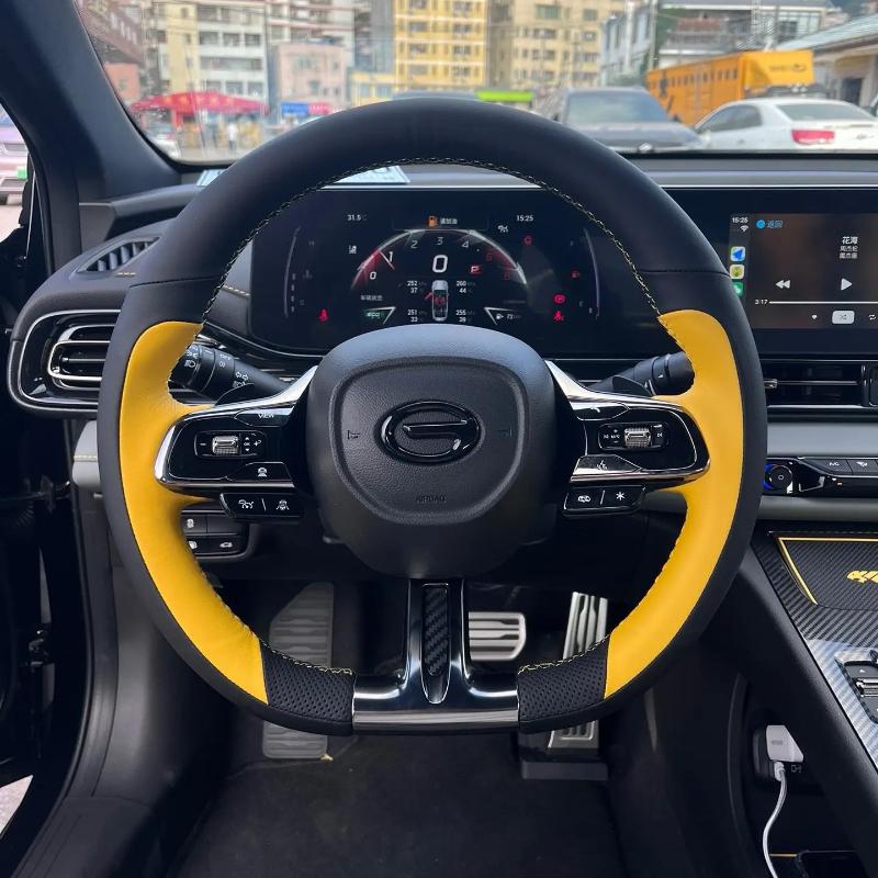 Hand-Stitched Non-Slip Carbon Fiber black Leather car Steering Wheel Cover For GAC Trumpchi Empow -2024 6
Hand-Stitched Non-Slip Carbon Fiber black Leather car Steering Wheel Cover For GAC Trumpchi Empow -2024 6