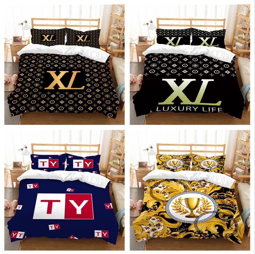 Роскошное домашнее постельное белье Наволочка и одеяло Комплект постельного белья для спальни Черный фон Печать Удобное роскошное украшение дома
Роскошное домашнее постельное белье Наволочка и одеяло Комплект постельного белья для спальни Черный фон Печать Удобное роскошное украшение дома