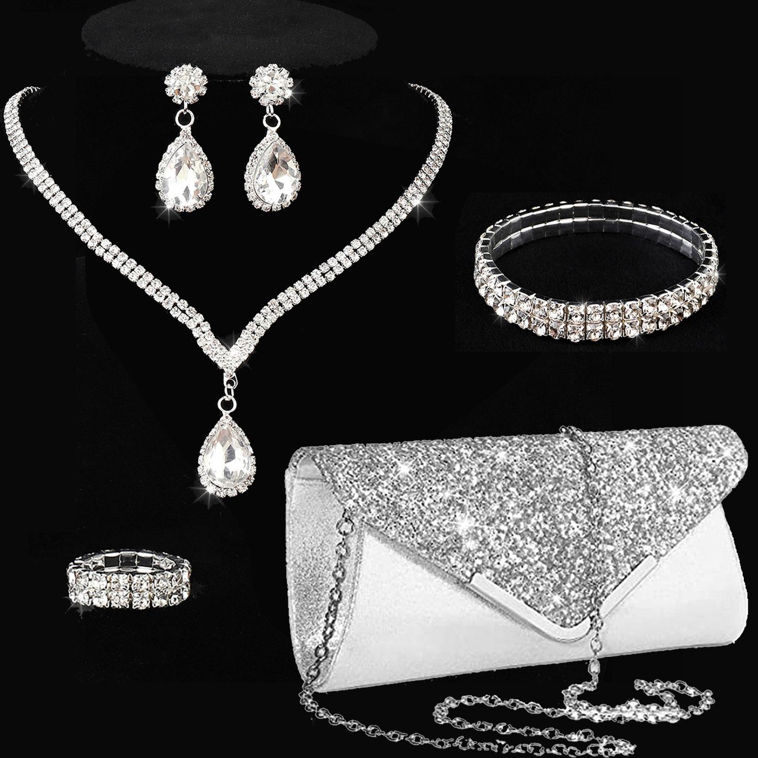 Женская вечерняя сумка-клатч 2024: Модная вечерняя сумка-конверт с цепочкой серебряный
Женская вечерняя сумка-клатч 2024: Модная вечерняя сумка-конверт с цепочкой серебряный