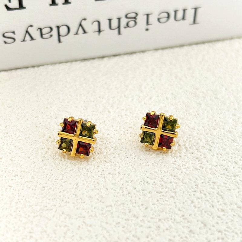 French Simple Color Sugar Cube Cross Square Contrast Earrings Zircon Square Earrings
French Simple Color Sugar Cube Cross Square Contrast Earrings Zircon Square Earrings