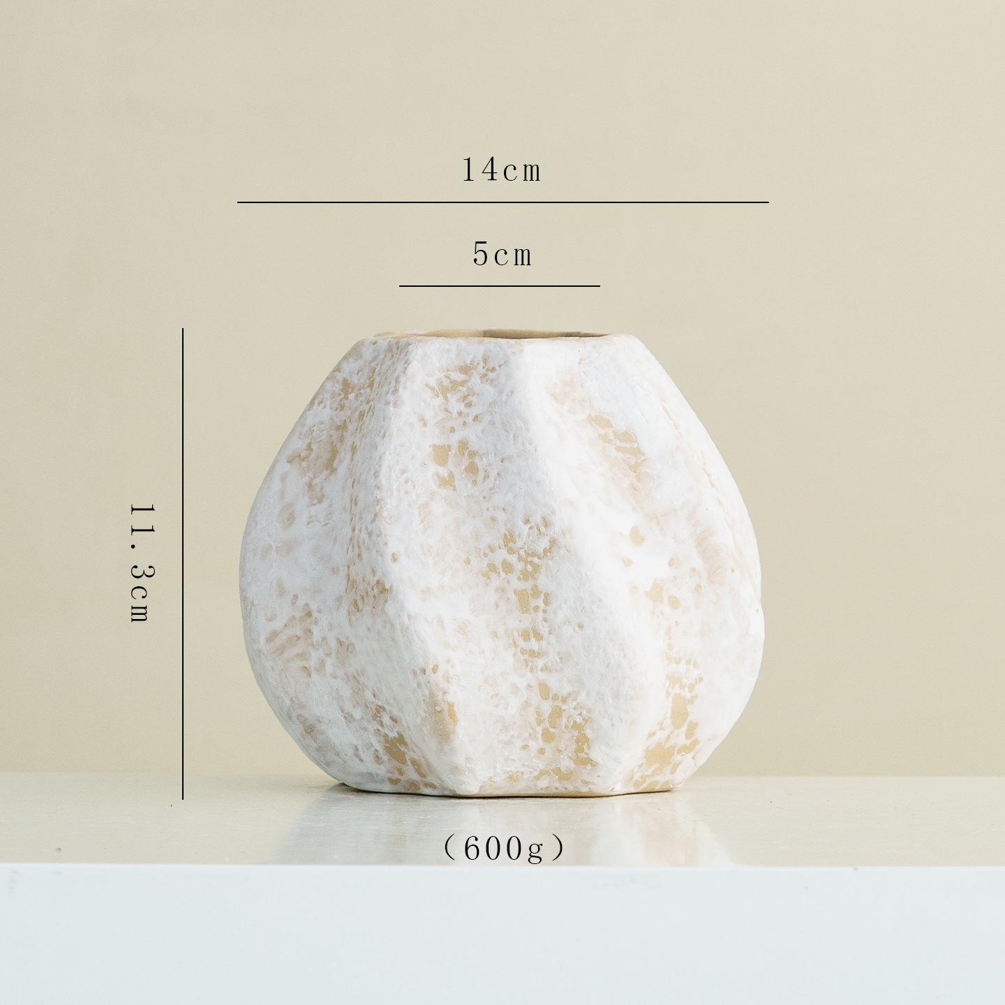 Shu Men Wabi-Sabi Style Ceramic Pot: Retro Distressed Mottled Texture Dry Flower Vase for Living Room or Dining Table Decor
Shu Men Wabi-Sabi Style Ceramic Pot: Retro Distressed Mottled Texture Dry Flower Vase for Living Room or Dining Table Decor