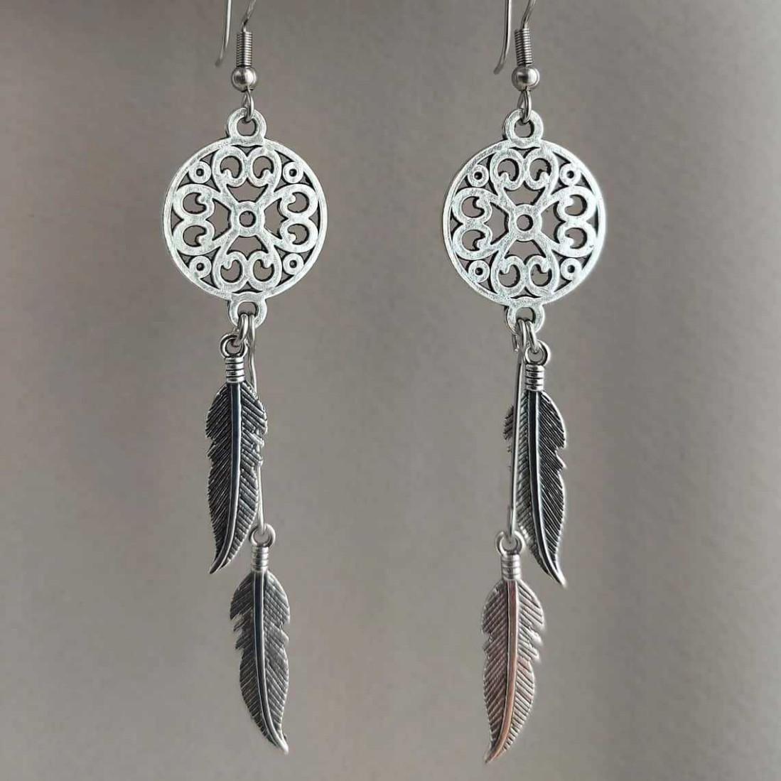 Bohemian Ancient Silver Hollowed-out Dream Catcher Feathers Tassel Dangle Earrings for Women Gypsy-style Long Earrings Jewelry
Bohemian Ancient Silver Hollowed-out Dream Catcher Feathers Tassel Dangle Earrings for Women Gypsy-style Long Earrings Jewelry