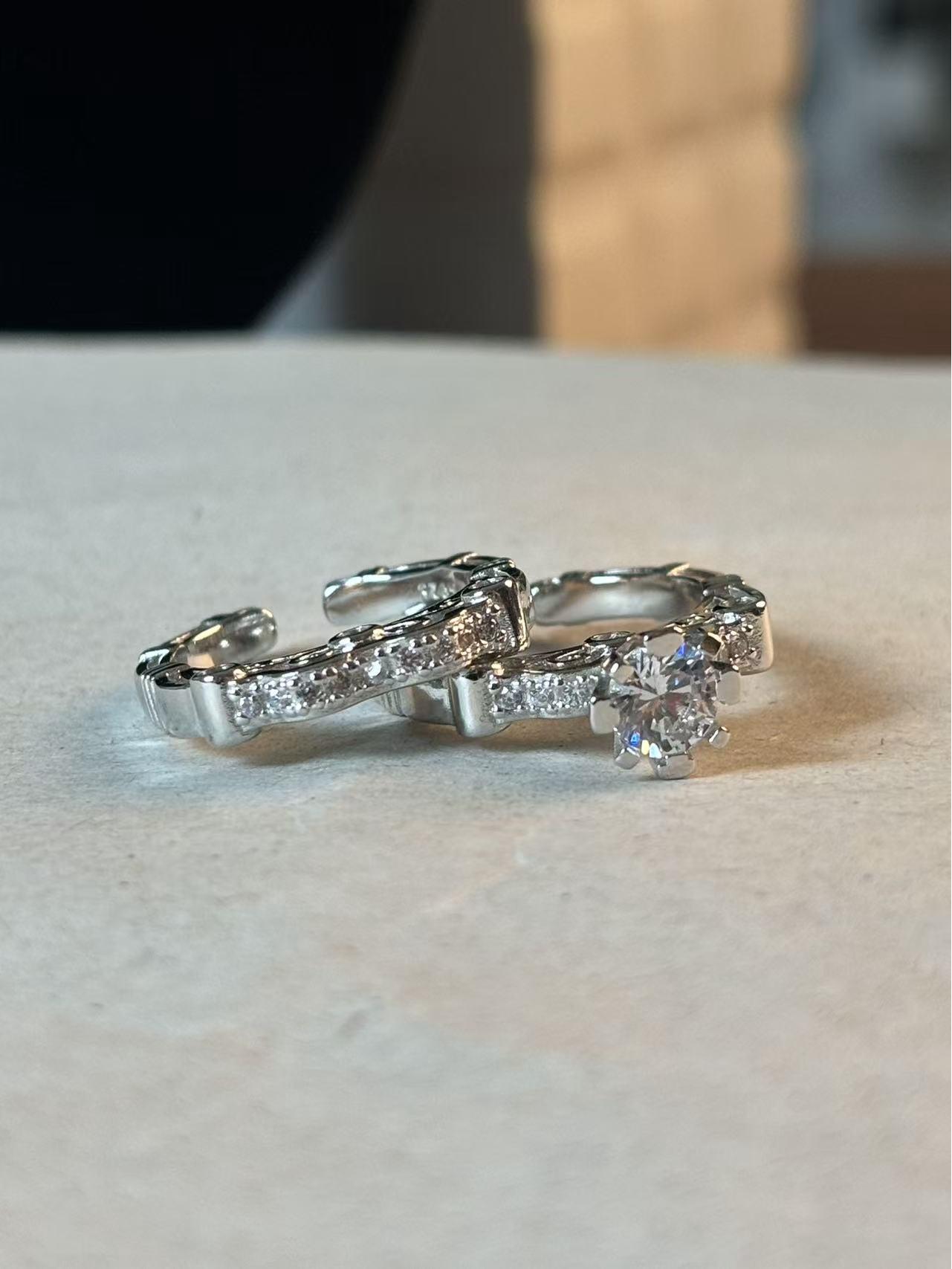 European & American Retro Creative Couple Engagement Ring Set - Popular Two-Piece Open Design Adjustable Open платиновий
European & American Retro Creative Couple Engagement Ring Set - Popular Two-Piece Open Design Adjustable Open платиновий