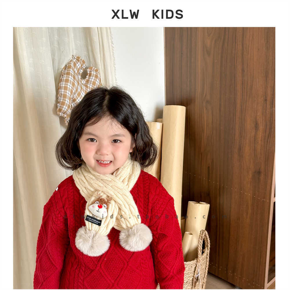 Cute Christmas wind winter children s scarves, thickened warm and cold-proof knitted hairball scarves for boys and girls 80-100cm
Cute Christmas wind winter children s scarves, thickened warm and cold-proof knitted hairball scarves for boys and girls 80-100cm