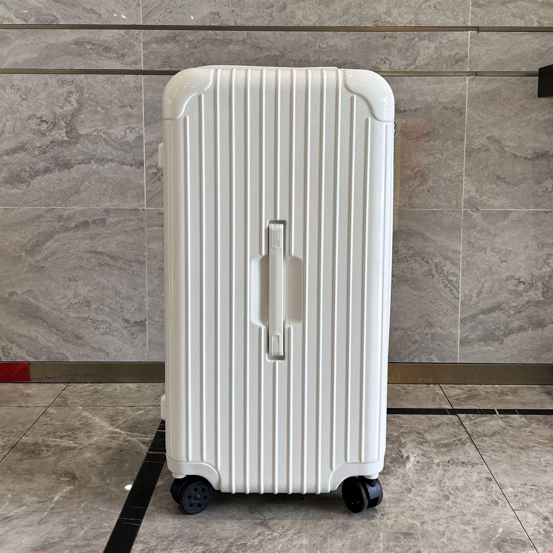 26 Stylish Large Capacity Trolley Suitcase with Universal Wheels & Password Lock for Men & Women 24-inch белый
26 Stylish Large Capacity Trolley Suitcase with Universal Wheels & Password Lock for Men & Women 24-inch белый
