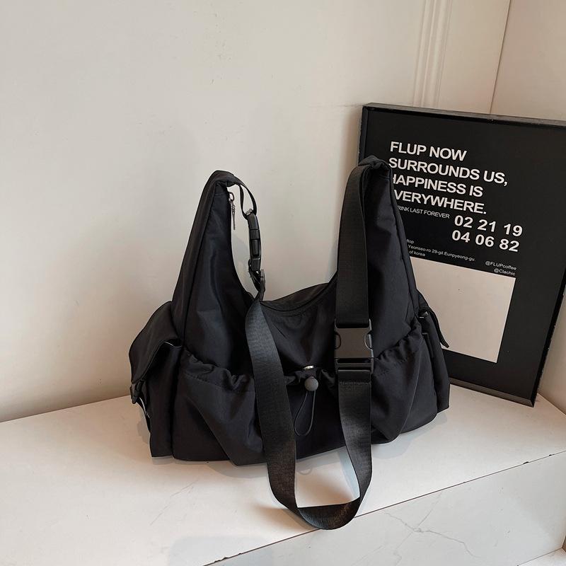 Popular In Russia Pleated Shoulder Bag Large Pocket Zippered Nyl Crossbody Bag Versatile Multi-pocket Casual Commuter Tote Bag 37x12x20cm чёрный
Popular In Russia Pleated Shoulder Bag Large Pocket Zippered Nyl Crossbody Bag Versatile Multi-pocket Casual Commuter Tote Bag 37x12x20cm чёрный