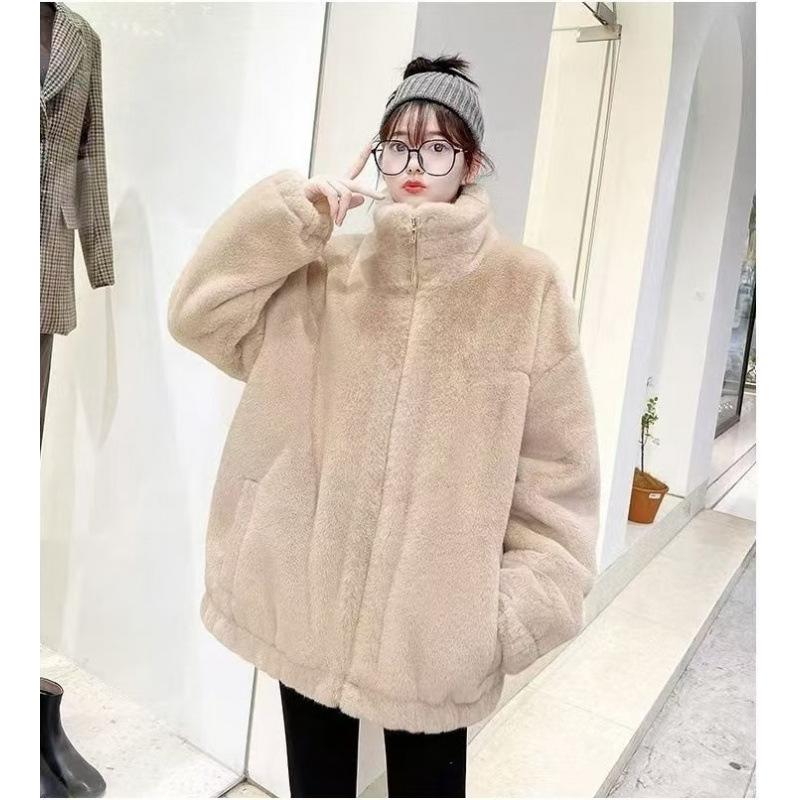 Зимнее новое пальто из искусственной овчины, имитации кожи, женское длинное свободное утолщенное пальто из плюша норки XXL
Зимнее новое пальто из искусственной овчины, имитации кожи, женское длинное свободное утолщенное пальто из плюша норки XXL