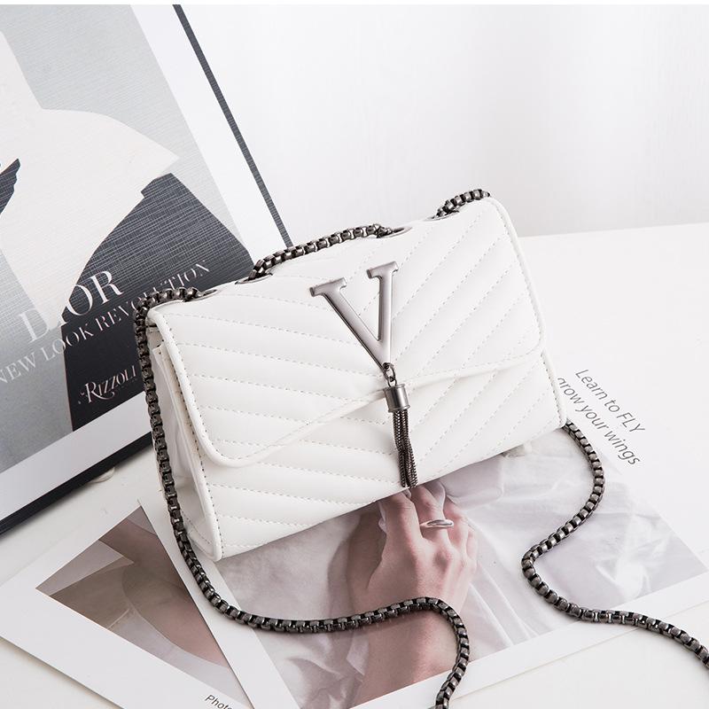 Женская сумка Городская простая вышивка сумка-цепочка Трехмерная однотонная сумка-мессенджер для мобильного телефона Сумка на плечо с кисточкой в виде буквы
Женская сумка Городская простая вышивка сумка-цепочка Трехмерная однотонная сумка-мессенджер для мобильного телефона Сумка на плечо с кисточкой в виде буквы