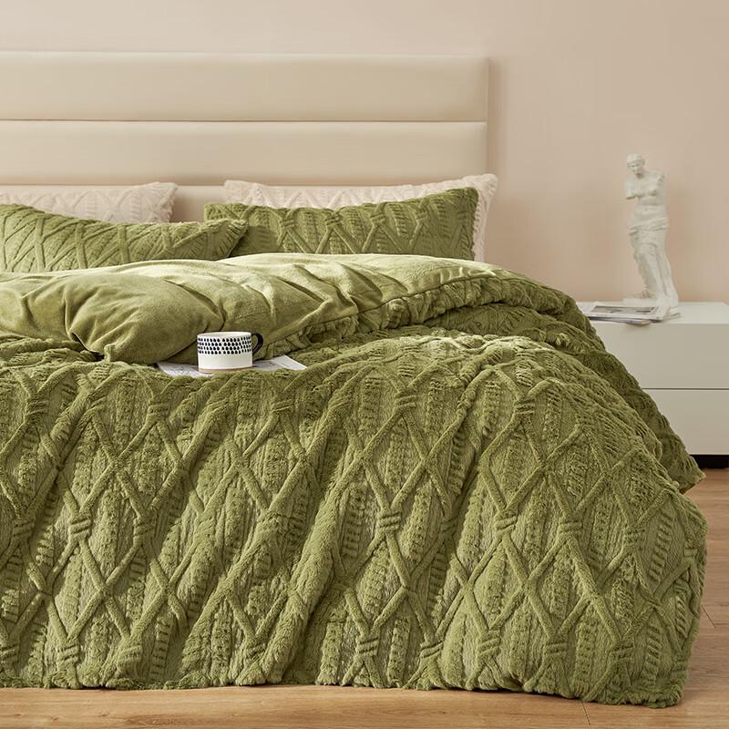 OEING Milk Velvet Warm Bedding Set
OEING Milk Velvet Warm Bedding Set