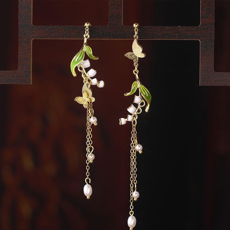 Butterfly Lily of the Valley Stud Earrings - Women s S925 Silver, Mori Style, Japanese Retro, Slimming, High-End Fairy Design. No Specific Size
Butterfly Lily of the Valley Stud Earrings - Women s S925 Silver, Mori Style, Japanese Retro, Slimming, High-End Fairy Design. No Specific Size