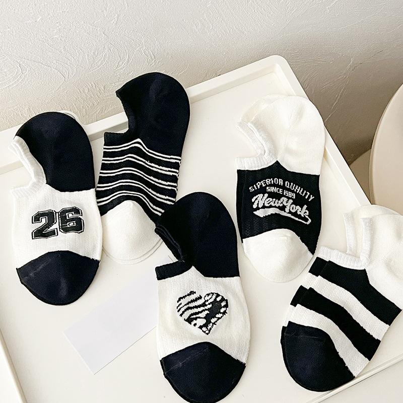 Women s Summer Thin Stripe Versatile Letter Invisible Silicone Non Slip Non Drop Heel Short Tube Socks 1 pair
Women s Summer Thin Stripe Versatile Letter Invisible Silicone Non Slip Non Drop Heel Short Tube Socks 1 pair