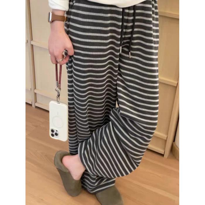Grey striped casual pants women s new summer wide-leg pants drape lazy loose floor mopping straight trousers XL світло-сірий колір
Grey striped casual pants women s new summer wide-leg pants drape lazy loose floor mopping straight trousers XL світло-сірий колір