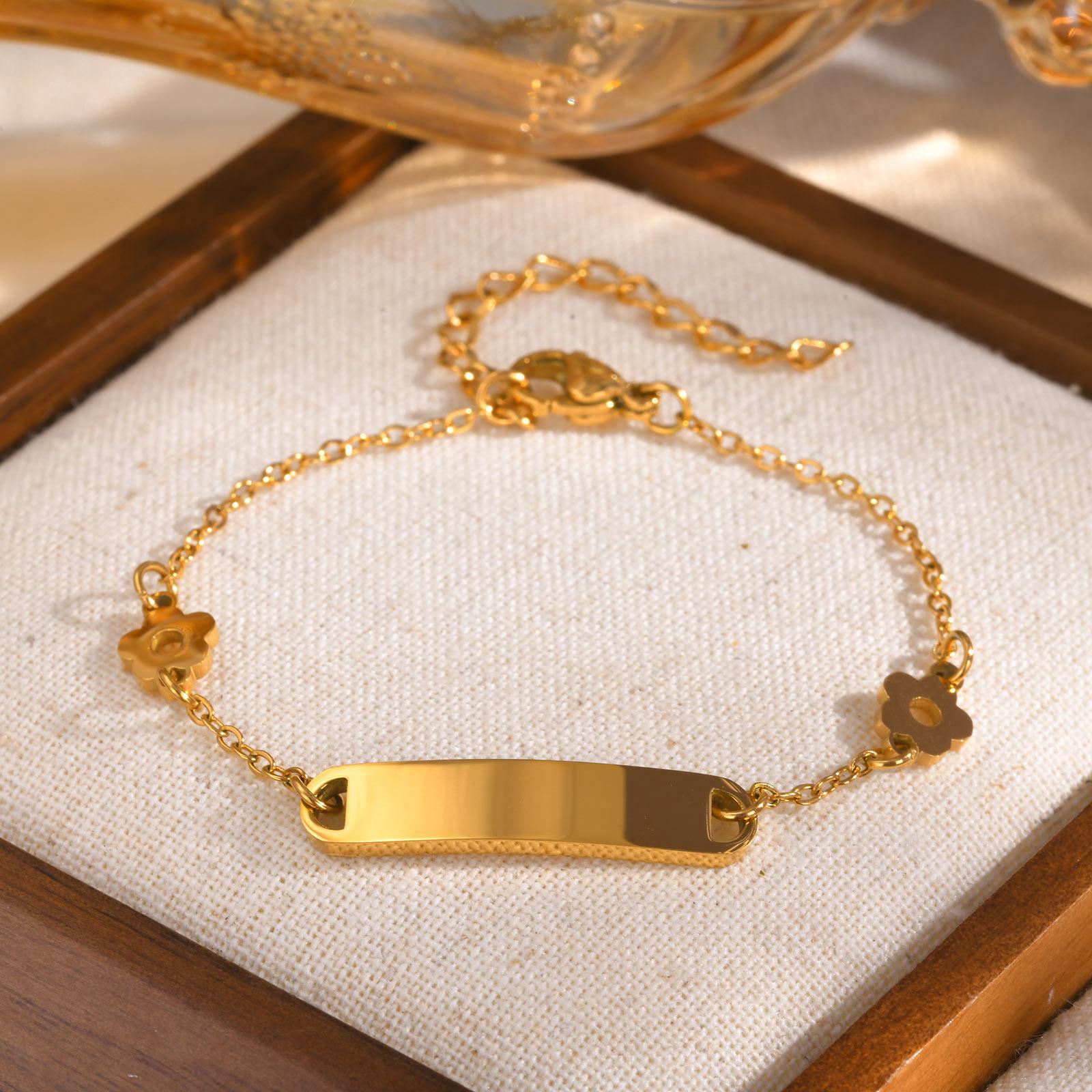 Custom Rolo Chain Flower Curved Bracelets for Women Girls,Anti Allergy Stainless Steel Bracelet,Personalized Name Jewelery Gifts No Custom
Custom Rolo Chain Flower Curved Bracelets for Women Girls,Anti Allergy Stainless Steel Bracelet,Personalized Name Jewelery Gifts No Custom