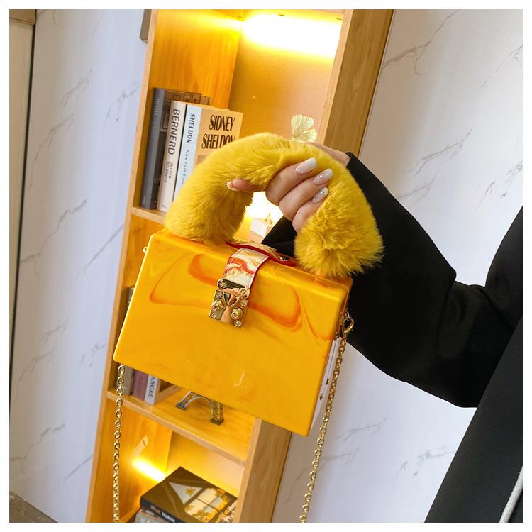 Faux Fur Top Handle Acrylic Party Box Clutch Fashion Purses and Handbags for Women Designer Evening Bag Chain Shoulder Bag
Faux Fur Top Handle Acrylic Party Box Clutch Fashion Purses and Handbags for Women Designer Evening Bag Chain Shoulder Bag