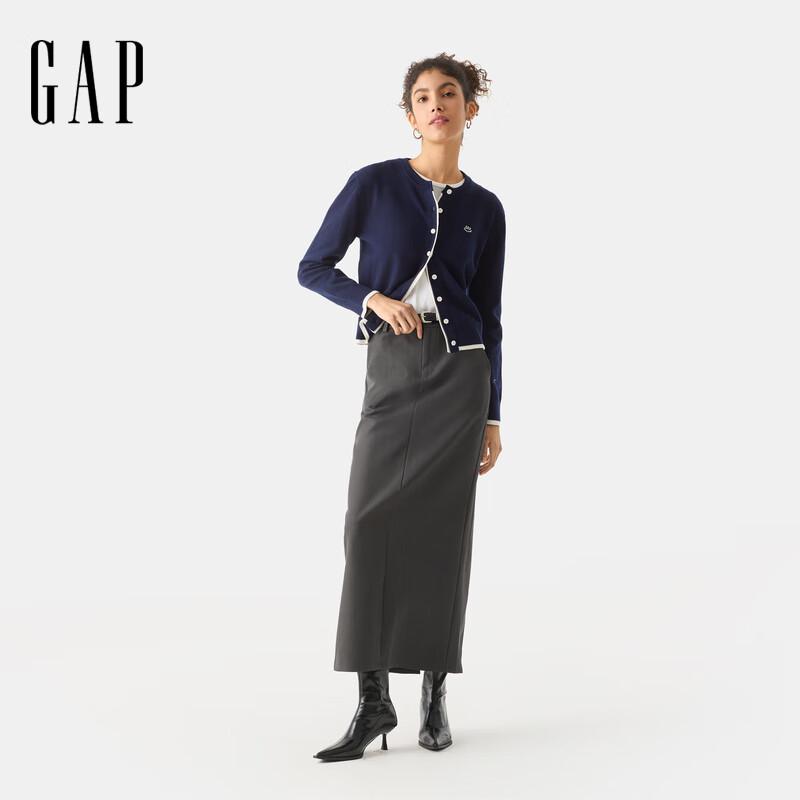 Gap Women s Embroidered Logo Knit Cardigan Sweater 760791 S
Gap Women s Embroidered Logo Knit Cardigan Sweater 760791 S