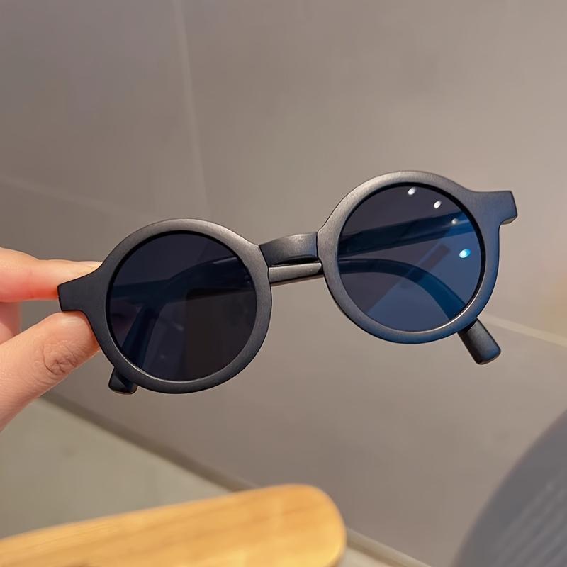 Пара складных модных круглых очков для платья, легких и портативных, подходящих для мужчин и женщин, милых, трендовых, подходящих
Пара складных модных круглых очков для платья, легких и портативных, подходящих для мужчин и женщин, милых, трендовых, подходящих