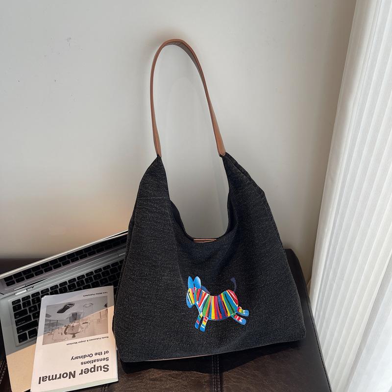 Fashion large-capacity bag women s new casual denim shoulder bag commuter tote bag bucket bag чёрный
Fashion large-capacity bag women s new casual denim shoulder bag commuter tote bag bucket bag чёрный