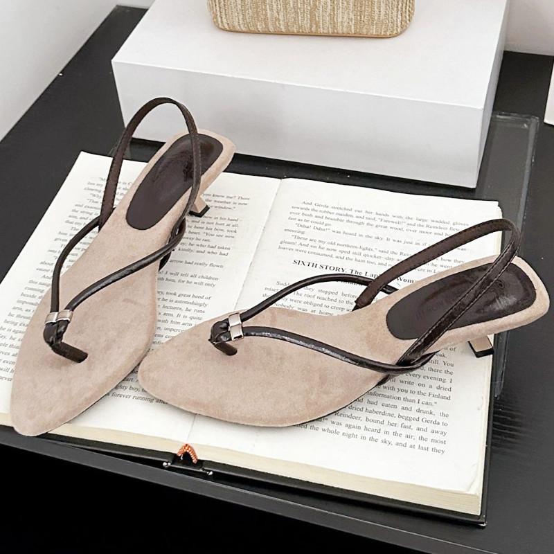 Модные шлепанцы с острым носком и открытым носком, нескользящие, с узким ремешком, дизайнерские сандалии, летняя мода, уличная обувь для отпуска, пляжная обувь 39 слоновая кость
Модные шлепанцы с острым носком и открытым носком, нескользящие, с узким ремешком, дизайнерские сандалии, летняя мода, уличная обувь для отпуска, пляжная обувь 39 слоновая кость