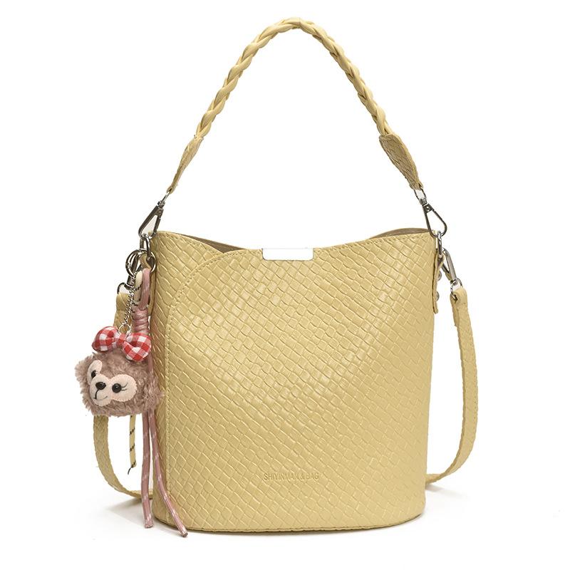 Fashion Handbag Large Capacity Armpit Bag New Shoulder Bag Versatile Messenger Bag Solid Color Bucket Bag жовтий
Fashion Handbag Large Capacity Armpit Bag New Shoulder Bag Versatile Messenger Bag Solid Color Bucket Bag жовтий