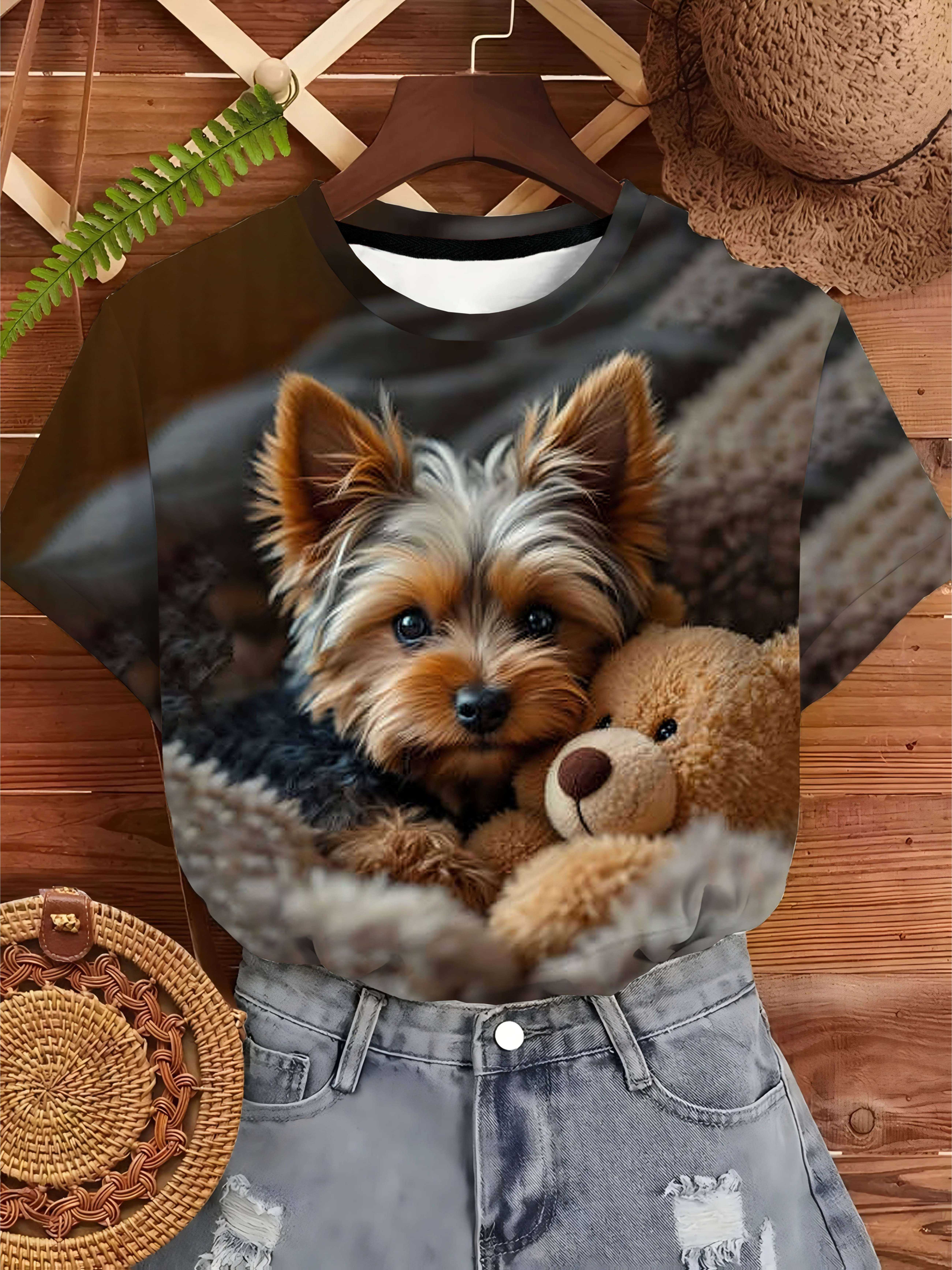 Cute Short-Sleeve Top Featuring a Cozy Round Neck with a Design of a Yorkshire Bear Hug And an Adorable Puppy Teddy Bear for Women in Summer 3XL дубильна кора
Cute Short-Sleeve Top Featuring a Cozy Round Neck with a Design of a Yorkshire Bear Hug And an Adorable Puppy Teddy Bear for Women in Summer 3XL дубильна кора