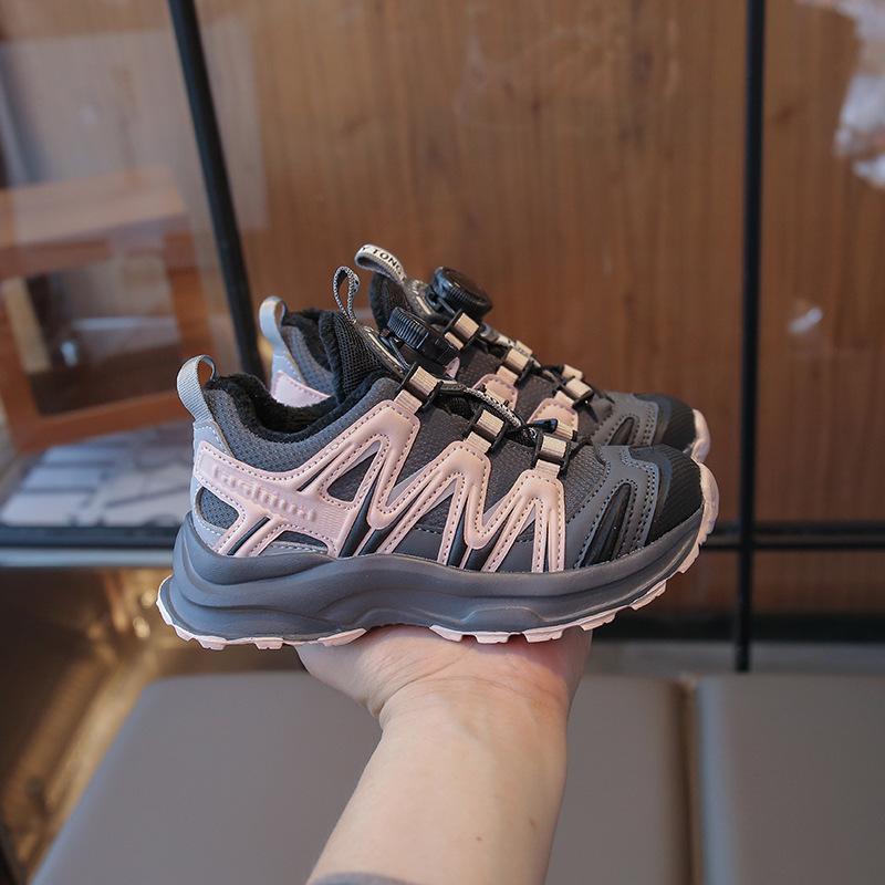 2025 winter new rotating buckle classmate children s sports shoes girls velvet two cotton shoes non-slip boys shoes 37
2025 winter new rotating buckle classmate children s sports shoes girls velvet two cotton shoes non-slip boys shoes 37